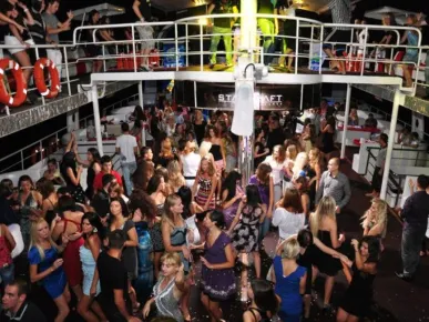 Alanya: Starcraft Disco Yacht Night Tour