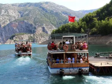 Side - Green Canyon Boat Tour